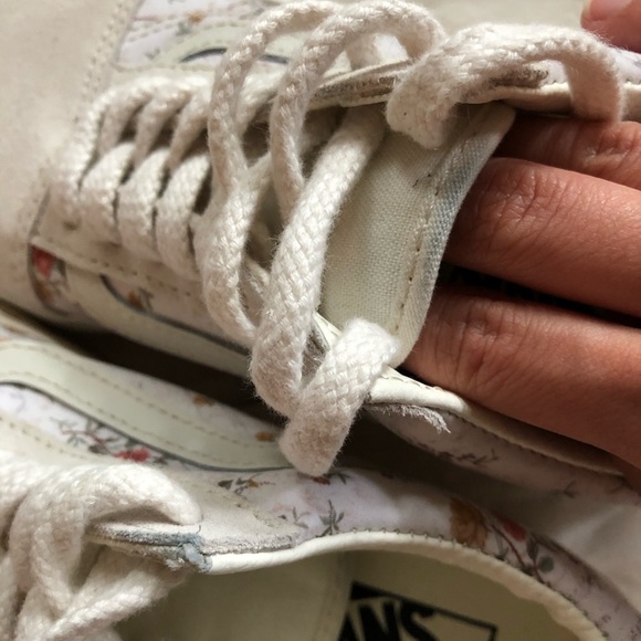 White Ditsy Floral Old Skool Vans - Picture 4 of 7